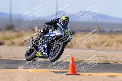 media/Dec-17-2023-CVMA (Sun) [[bf0c04832d]]/Race 2 Amateur Supersport Open/